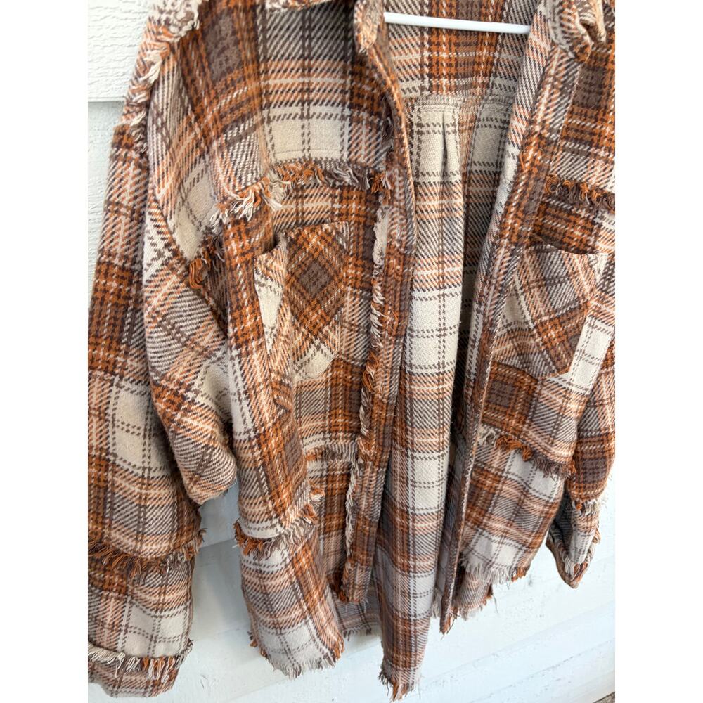 Oli & Hali Plaid Shacket Fringe Raw Hem Oversized Jacket Size Small - Picture 4 of 8